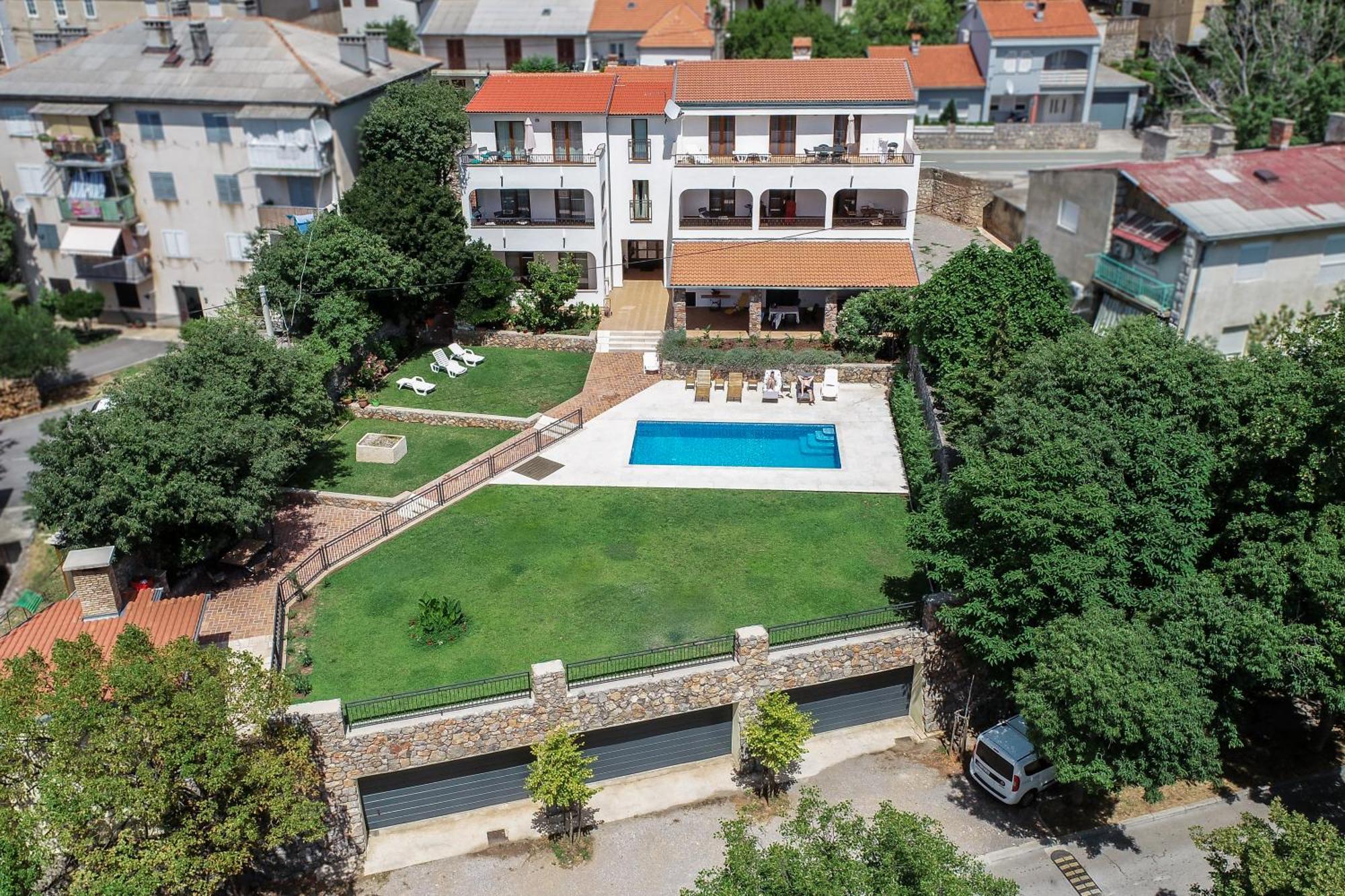 Guesthouse Ruza - Apartments Сень Экстерьер фото